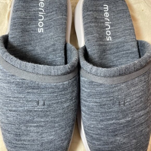 Merinos Womens Slip Ons Size 8 NEW - Picture 1 of 7